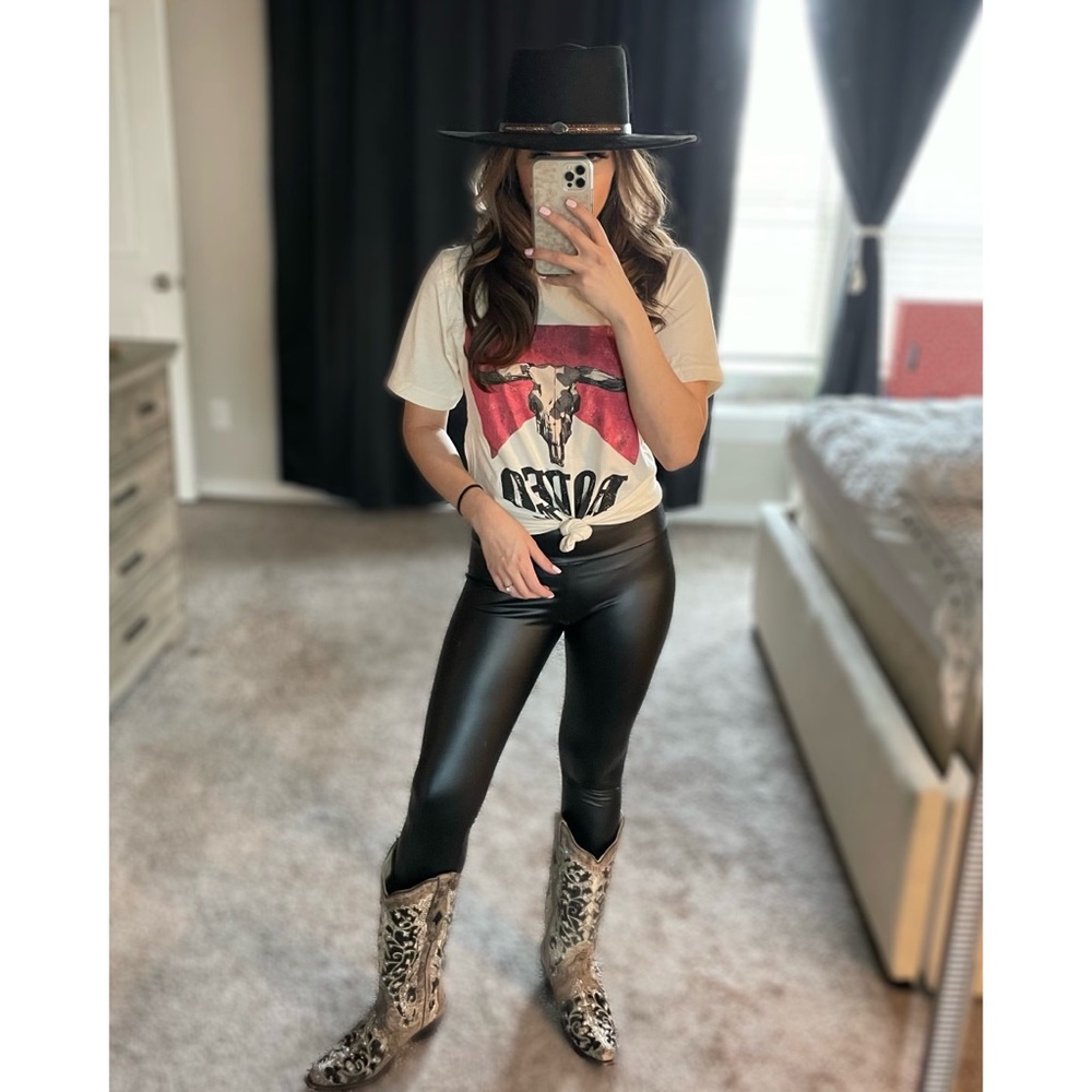 ❤️ Rodeo Vibes T-Shirt 🖤